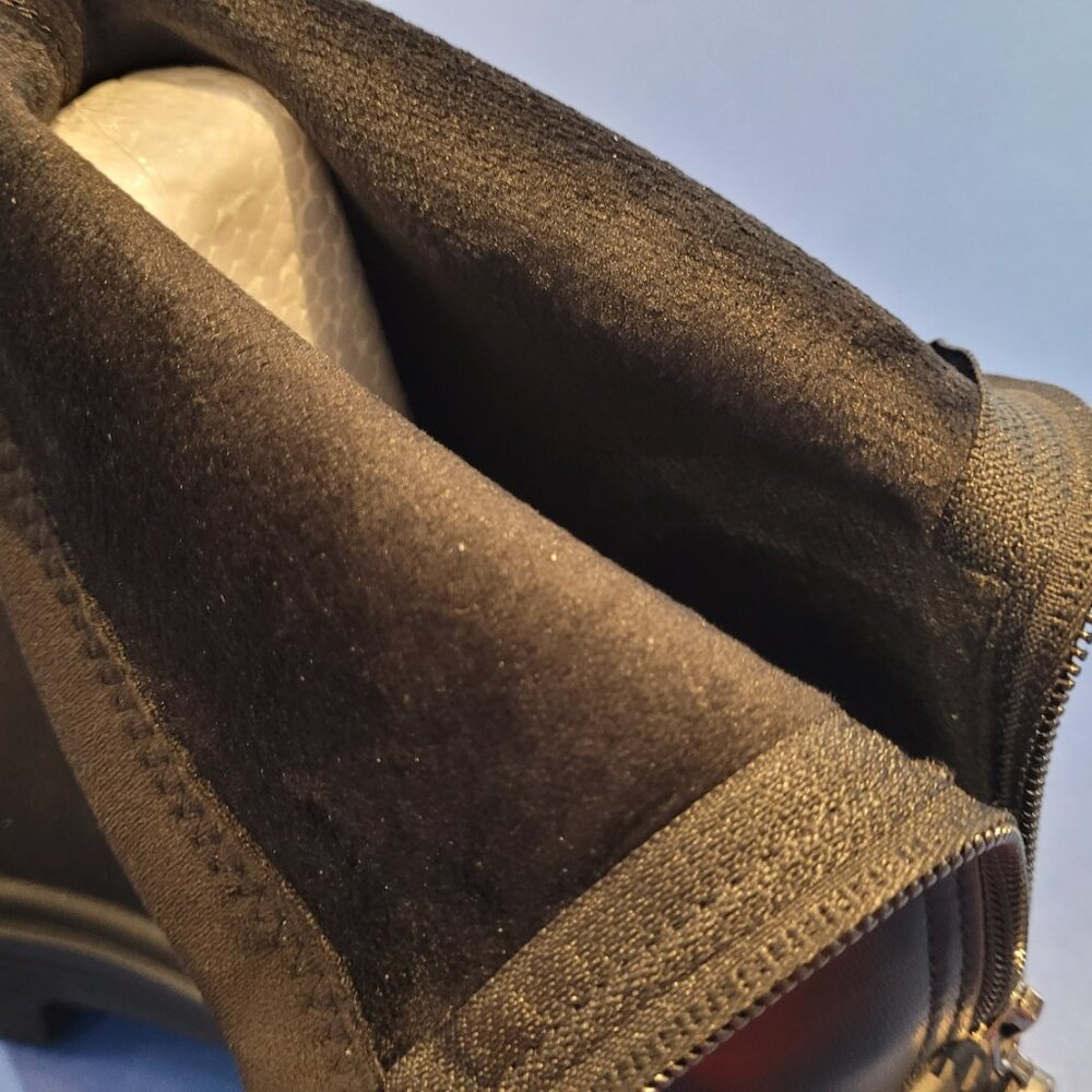 Boots - Picture 5 of 6
